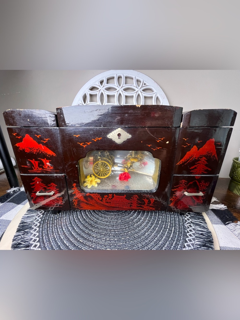 Vintage Black & Red Lacquer Japanese Jewelry Box 2 keys-Lights & Music Box Work